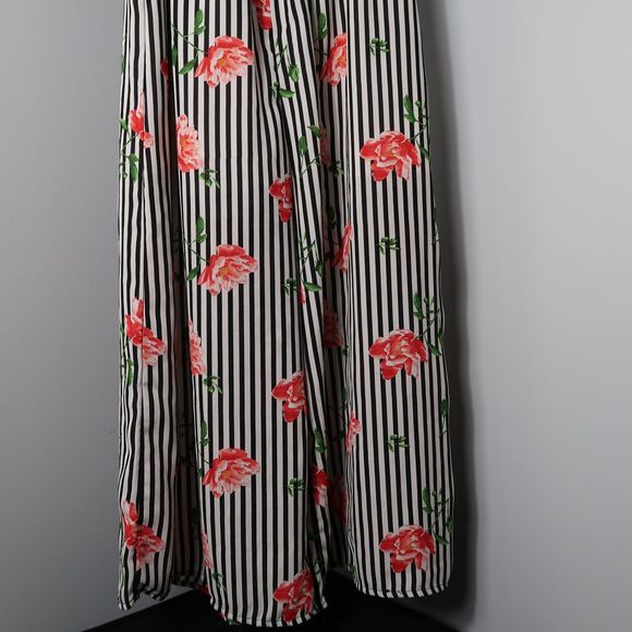Off the Shoulder Floral Striped Wide Leg Jumpsuit - Picture 6 of 8